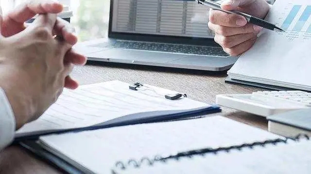 ���Ұl(f��)��ί��ס������13���T���И�(bi��o)�˲��Ï�(qi��ng)��Ҫ��Ͷ��(bi��o)�����И�(bi��o)���U�{�F(xi��n)���C����